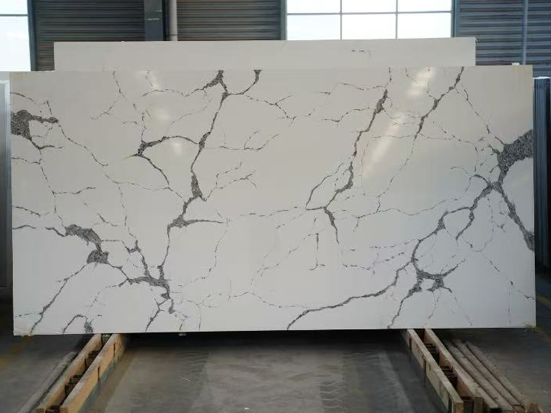 Calacatta quartz with black vein