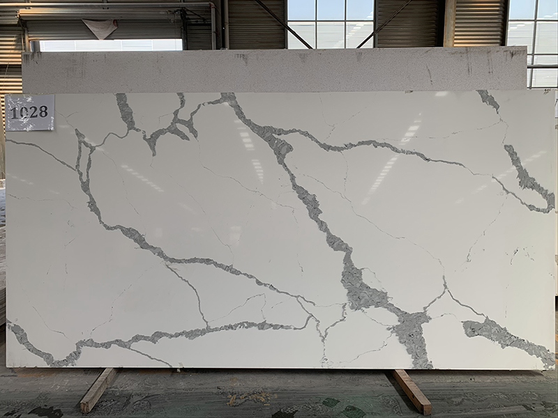 Calacatta lion white quartz slab 