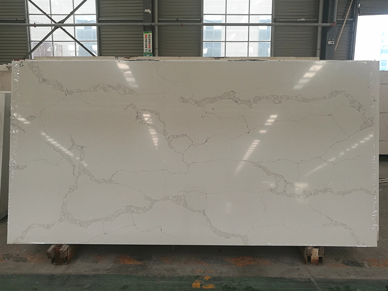Calacatta light quartz slab