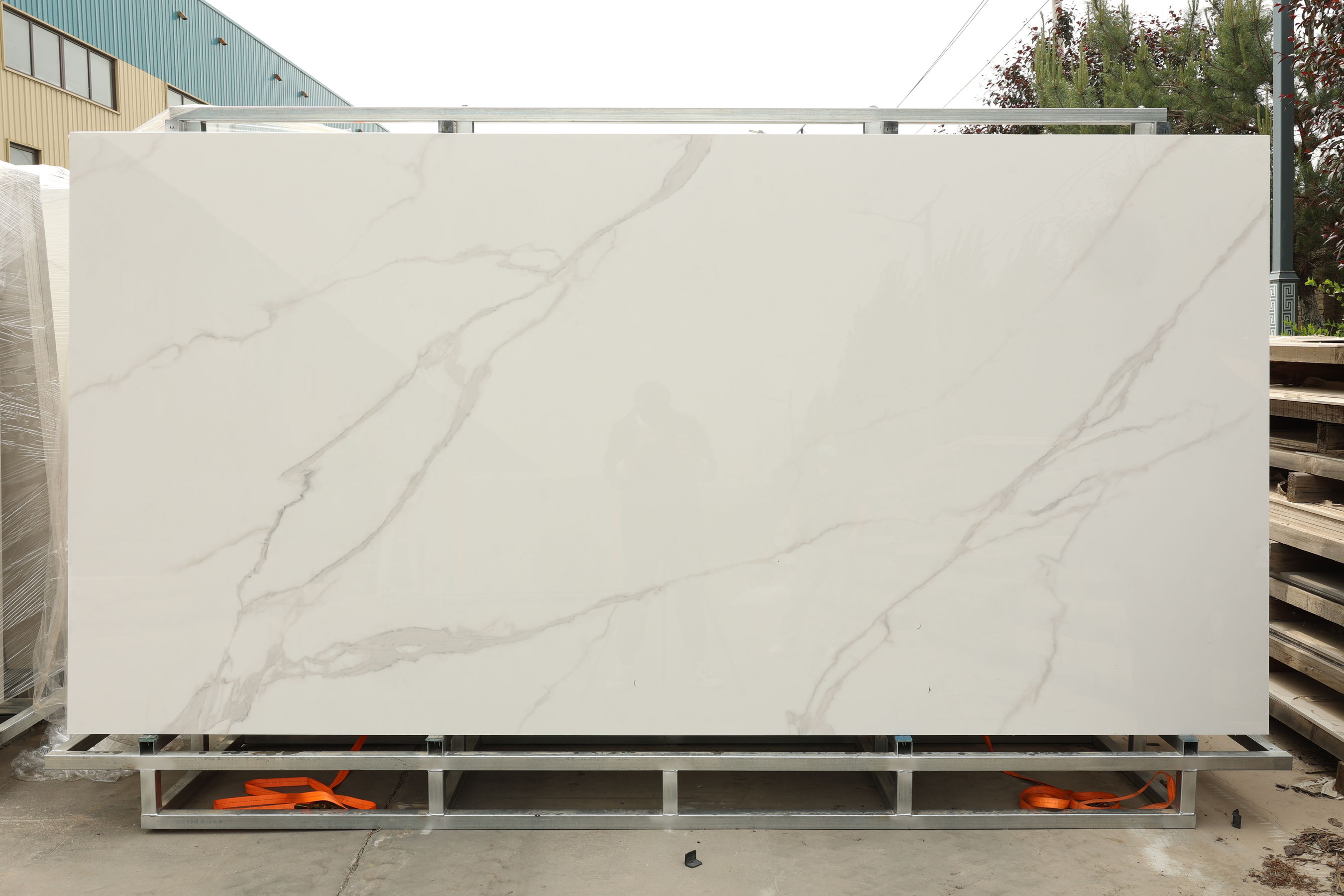 White calacatta sintered stone
