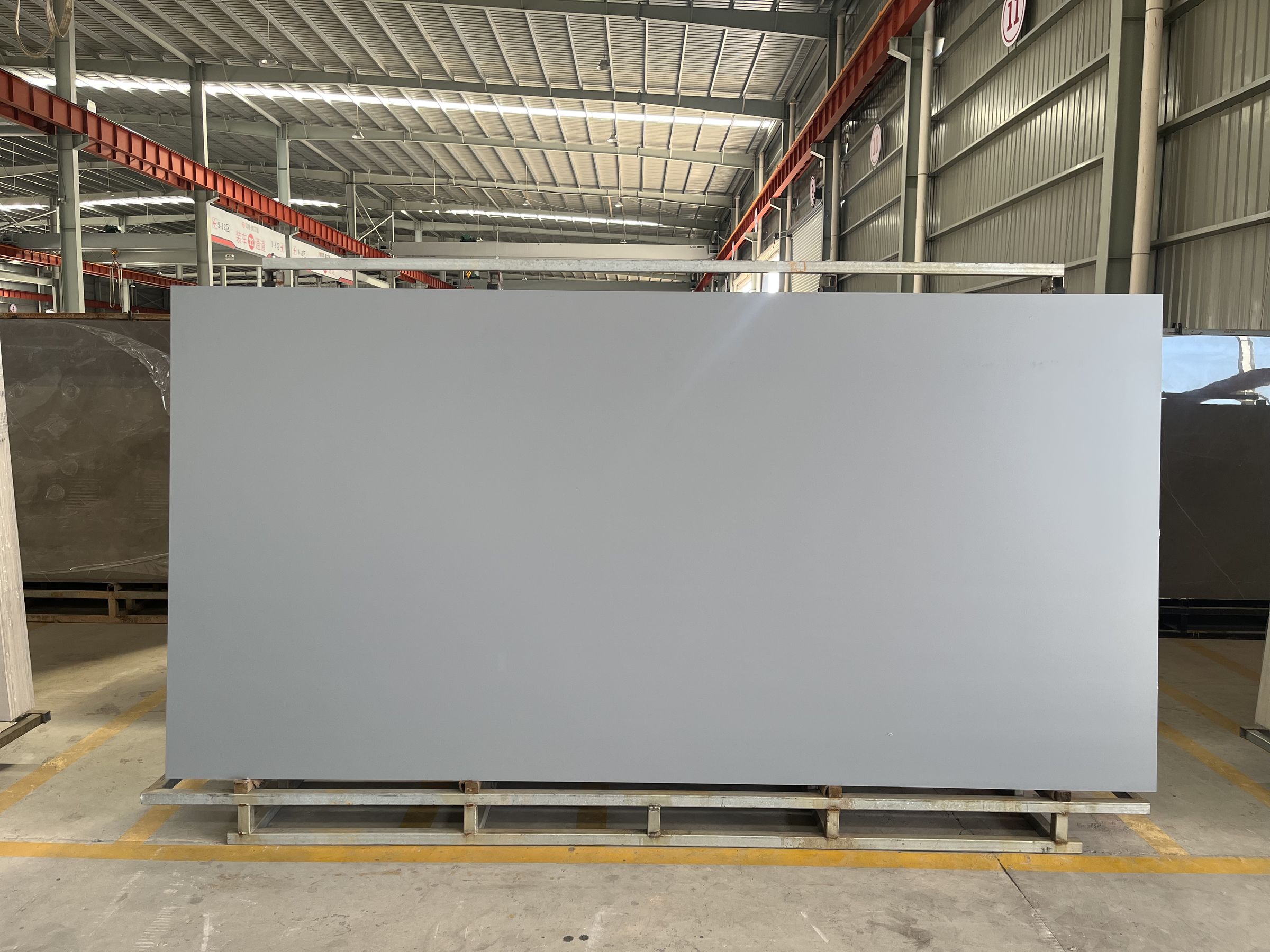 Pure grey sintered stone