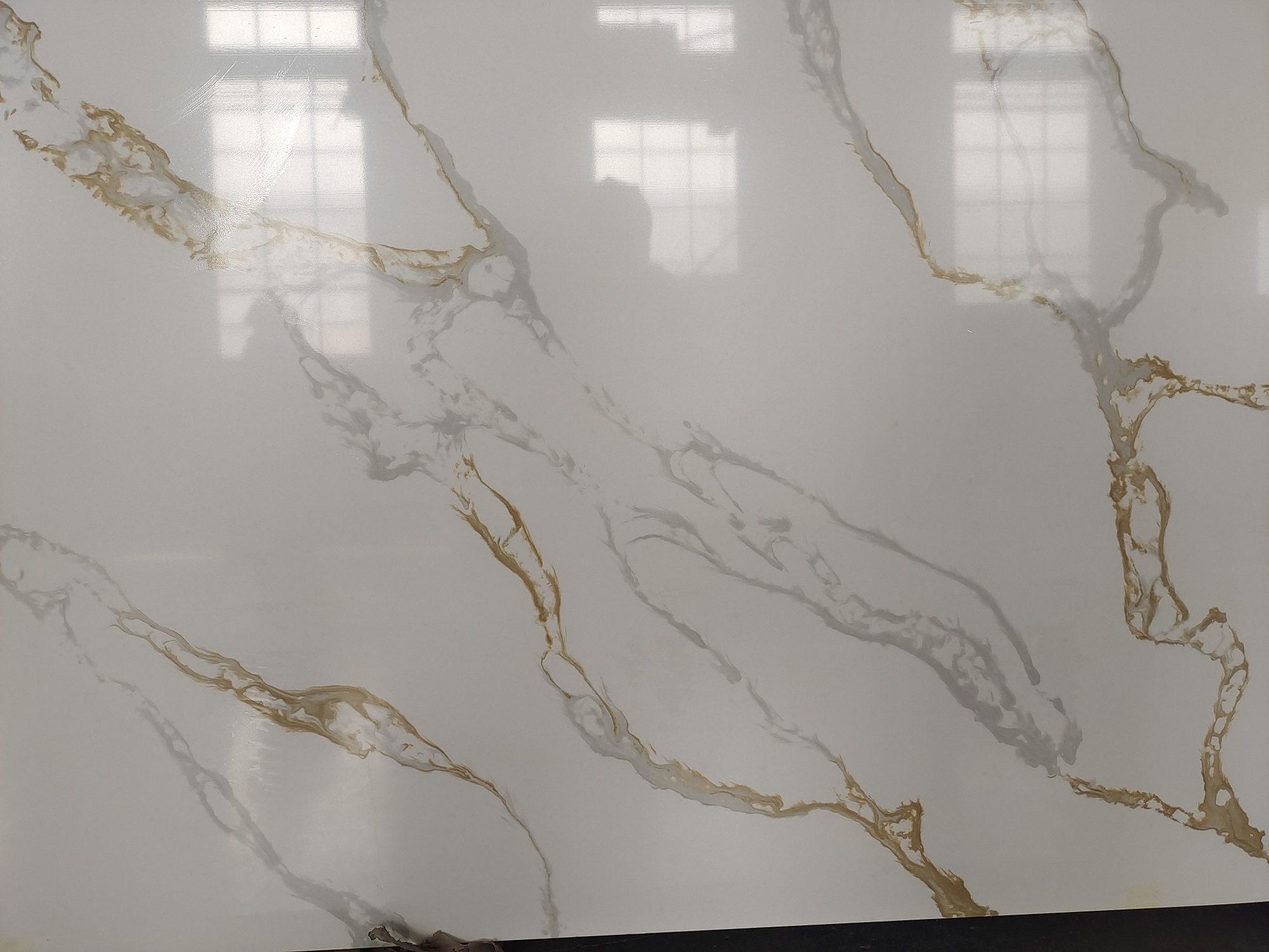 Calacatta gold quartz slab 