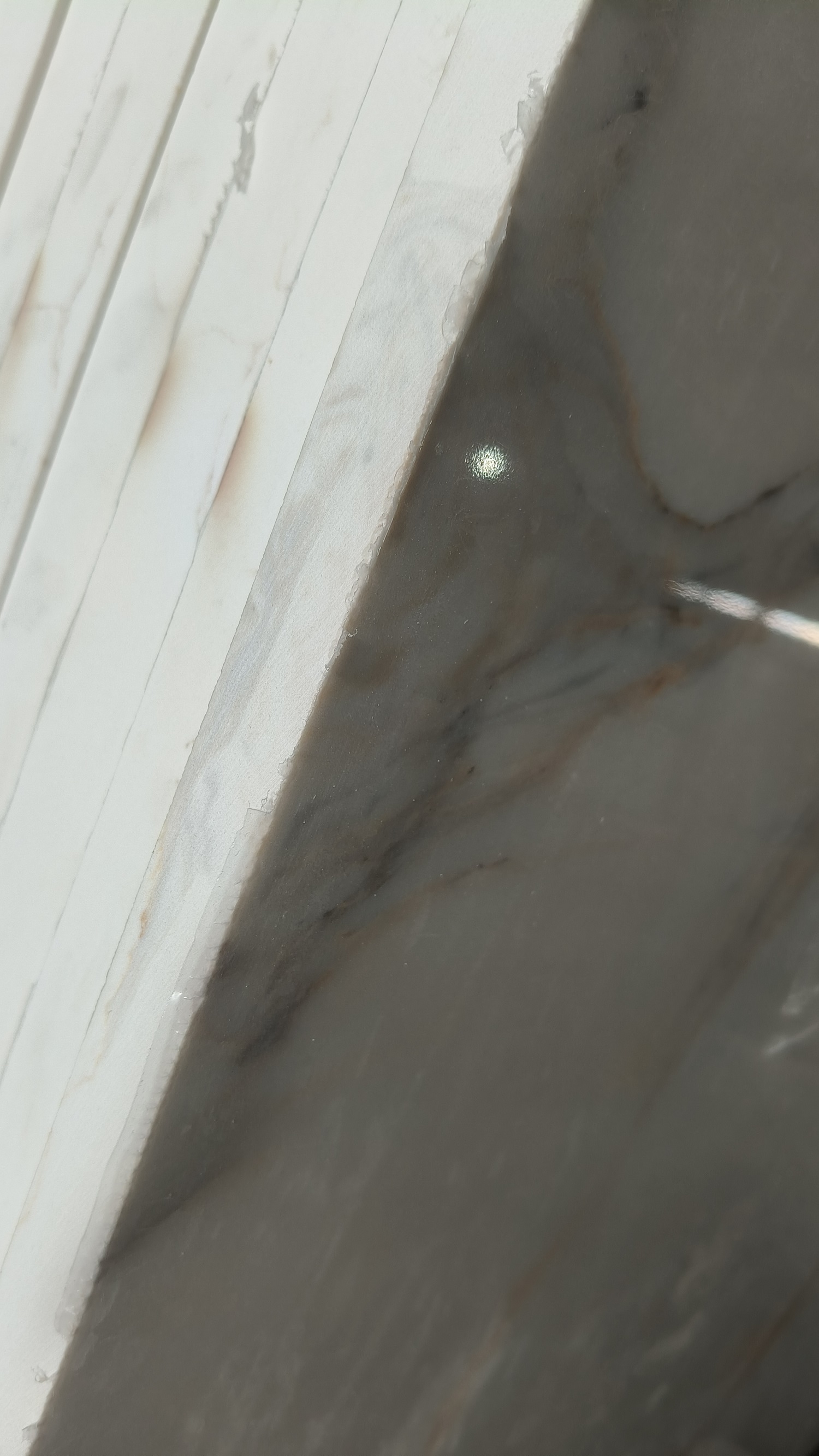 Calacatta gold printed quartz slab