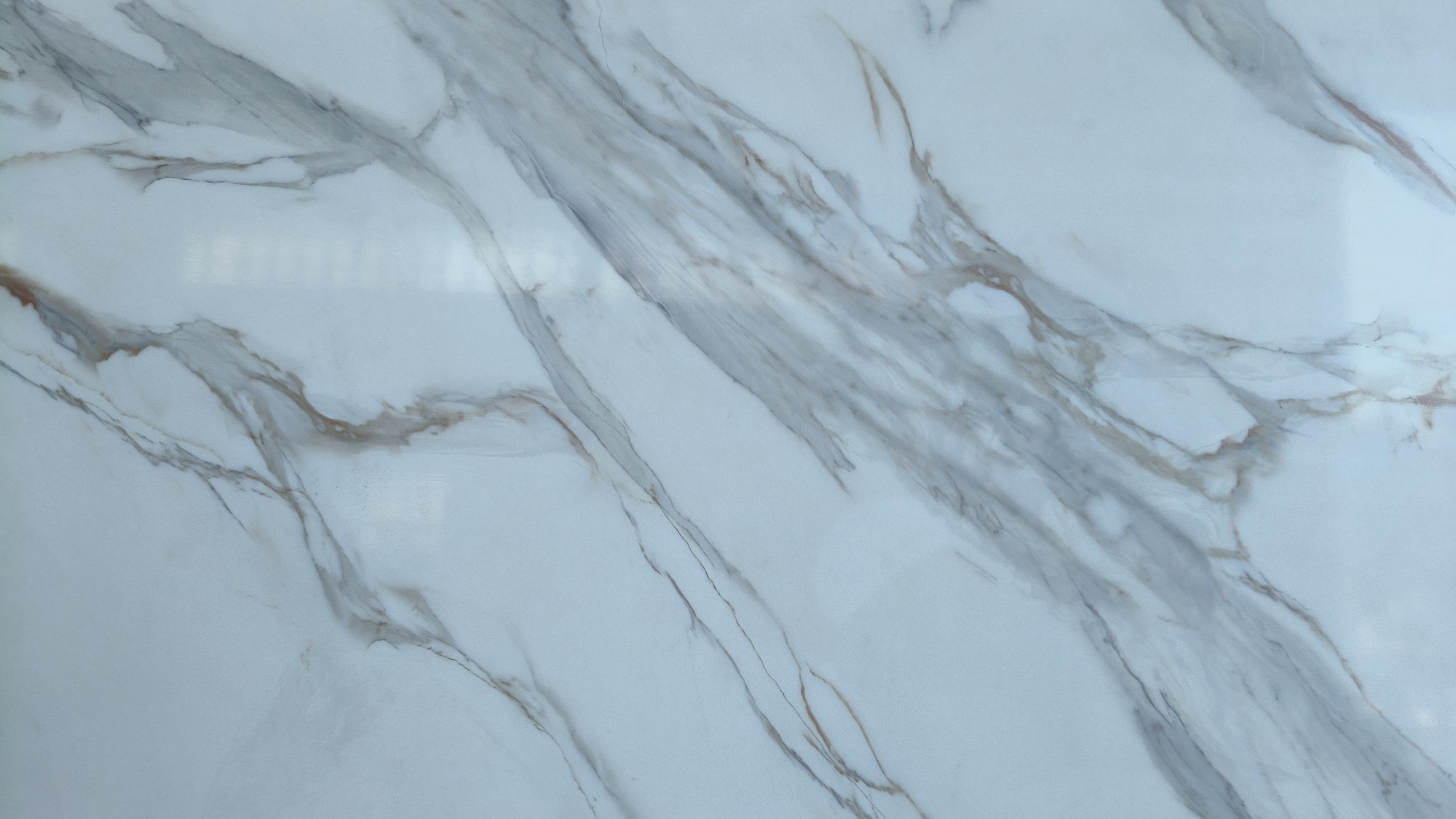 White calacatta printed quartz slab