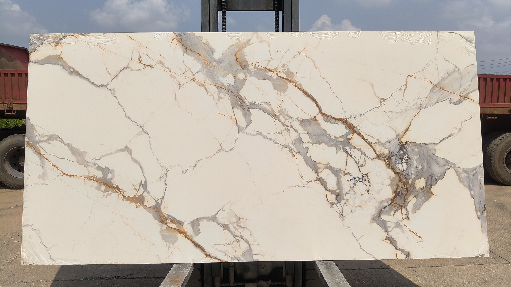 Calacatta gold 3D printed quartz