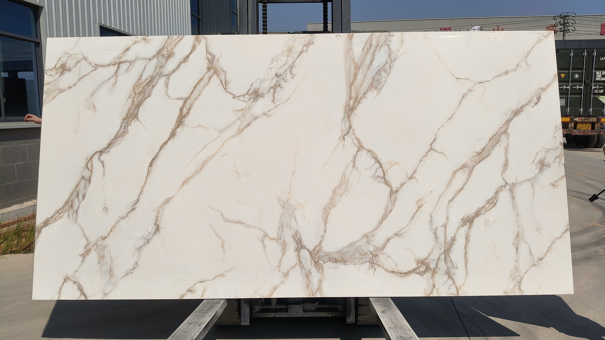 Calacatta gold printed quartz stone slab
