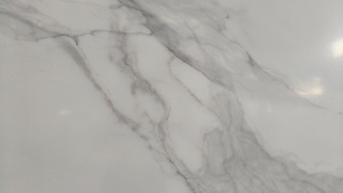 White calacatta printed quartz slab
