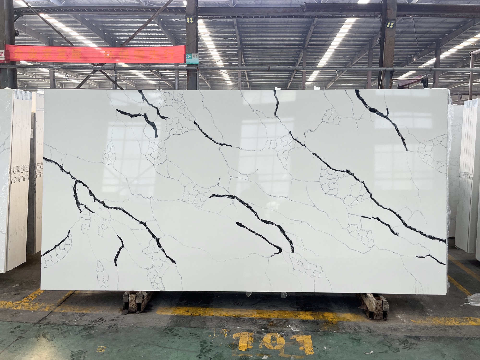 Statuario black quartz slab