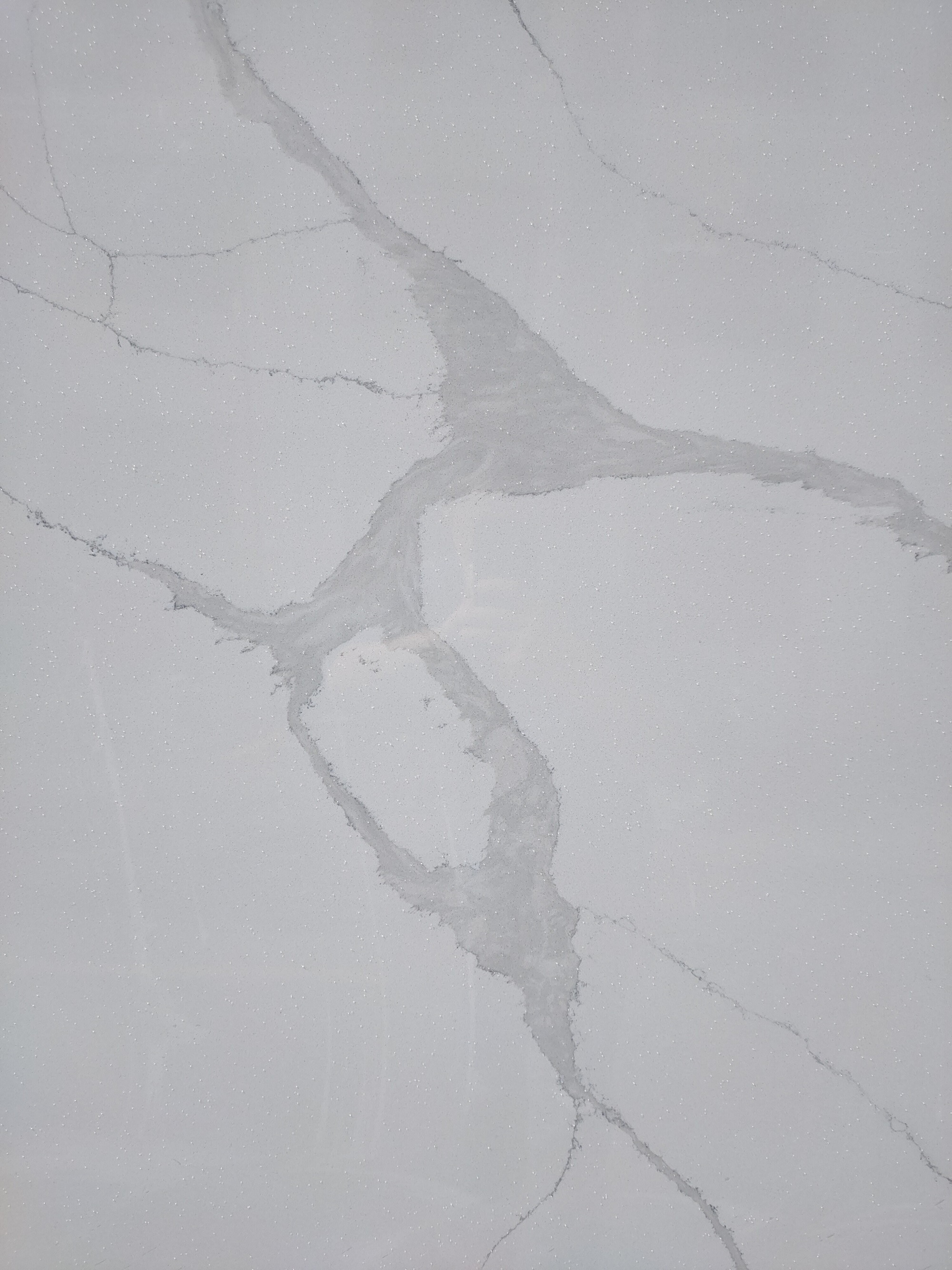 White calacatta quartz slab