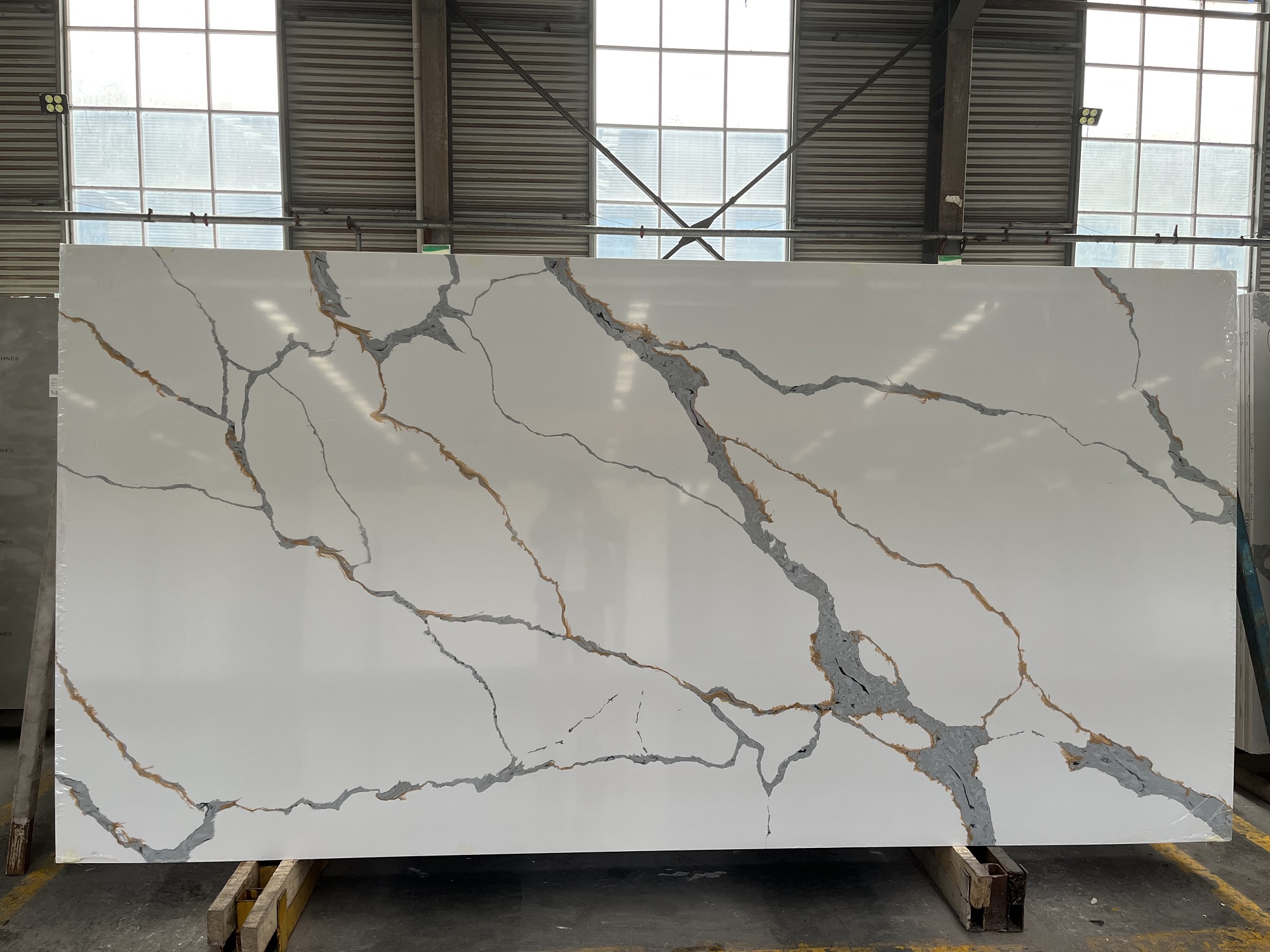 Calacatta quartz with gold veins