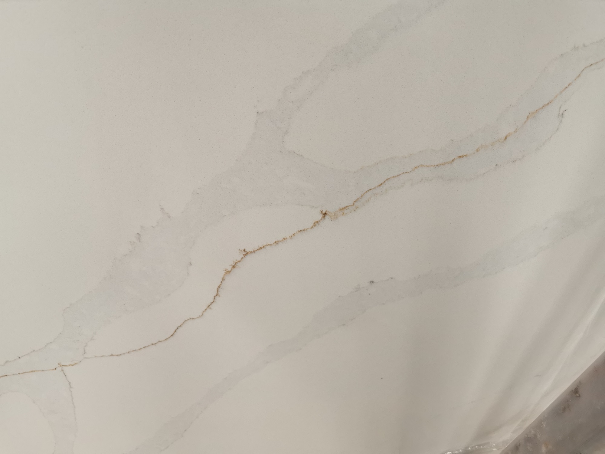 Calacacatta quartz with gold veins