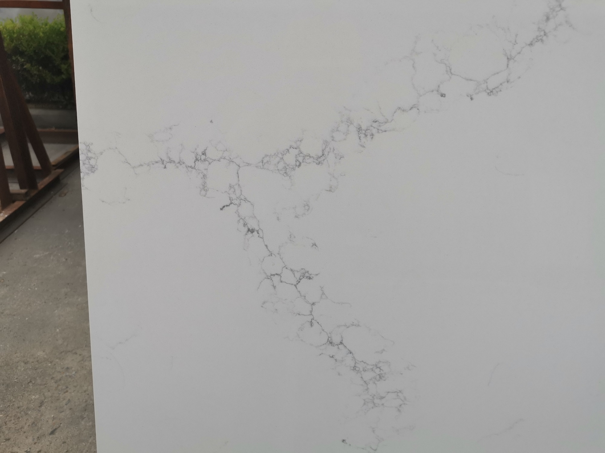 Statuario light quartz slab