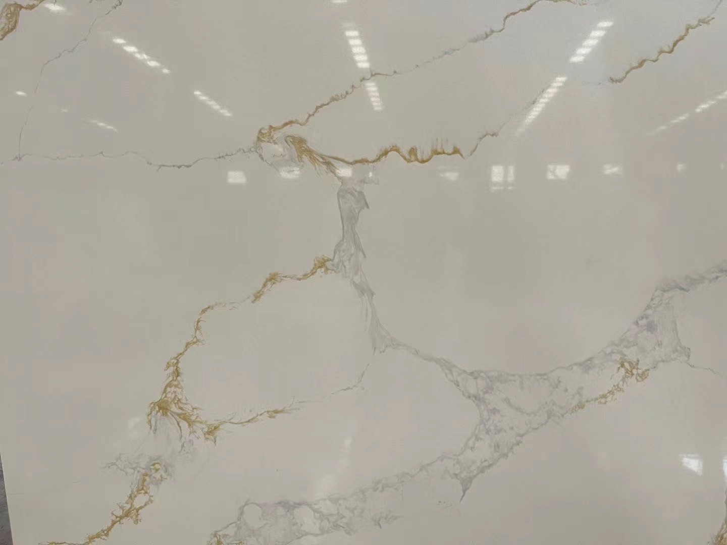 Calacatta gold quartz slab 