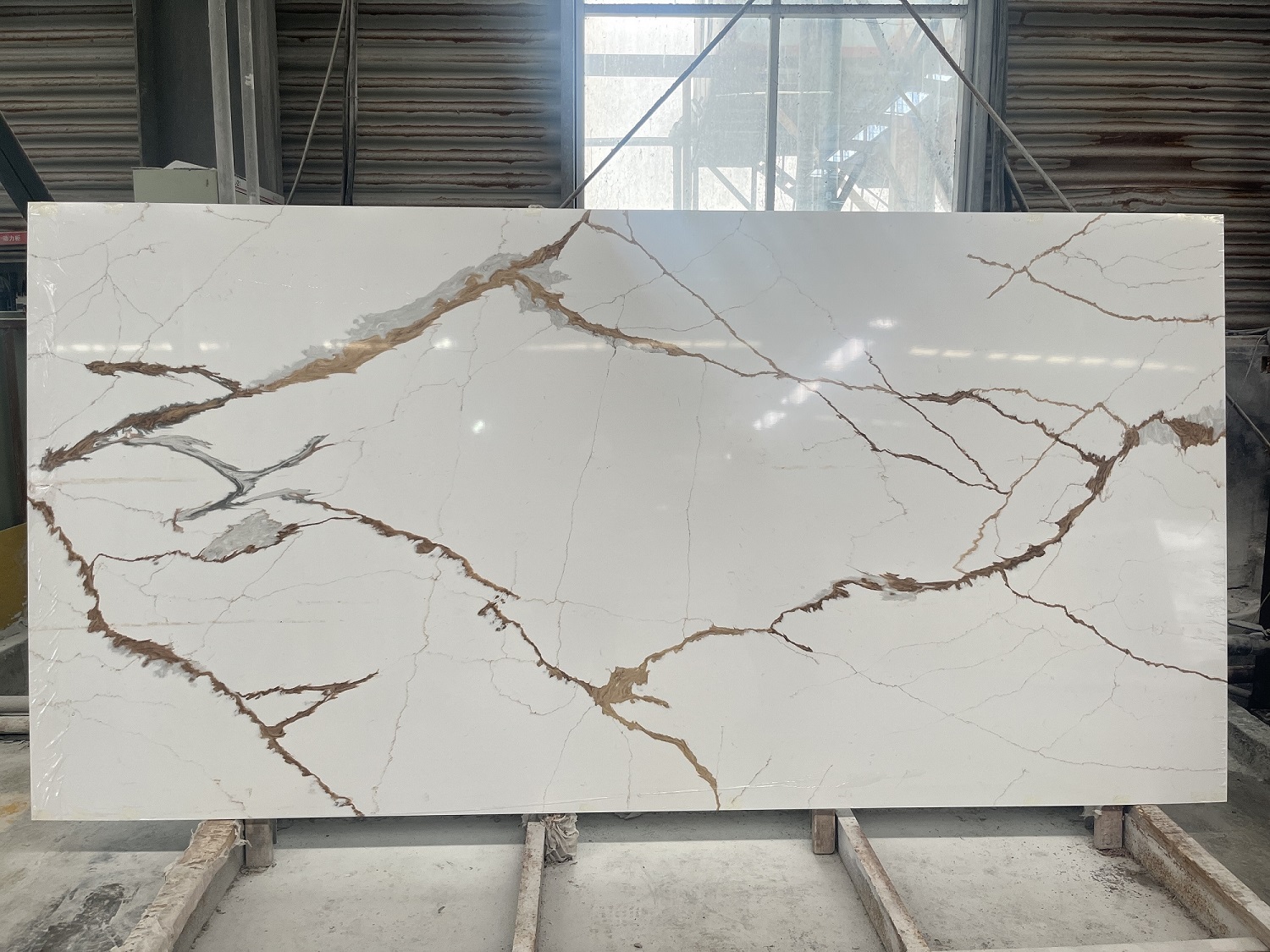Calacatta gold quartz slab