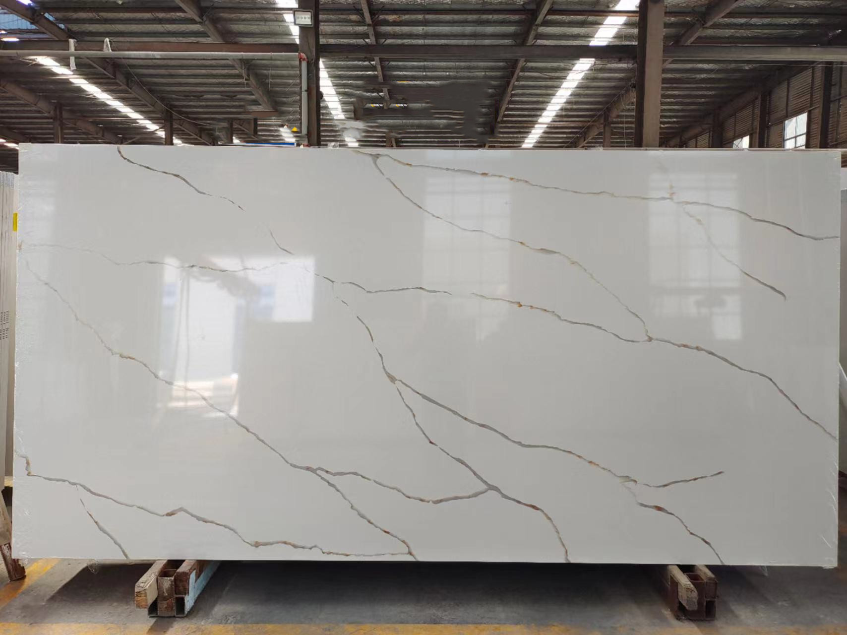 Calacatta quartz stone with gold veins