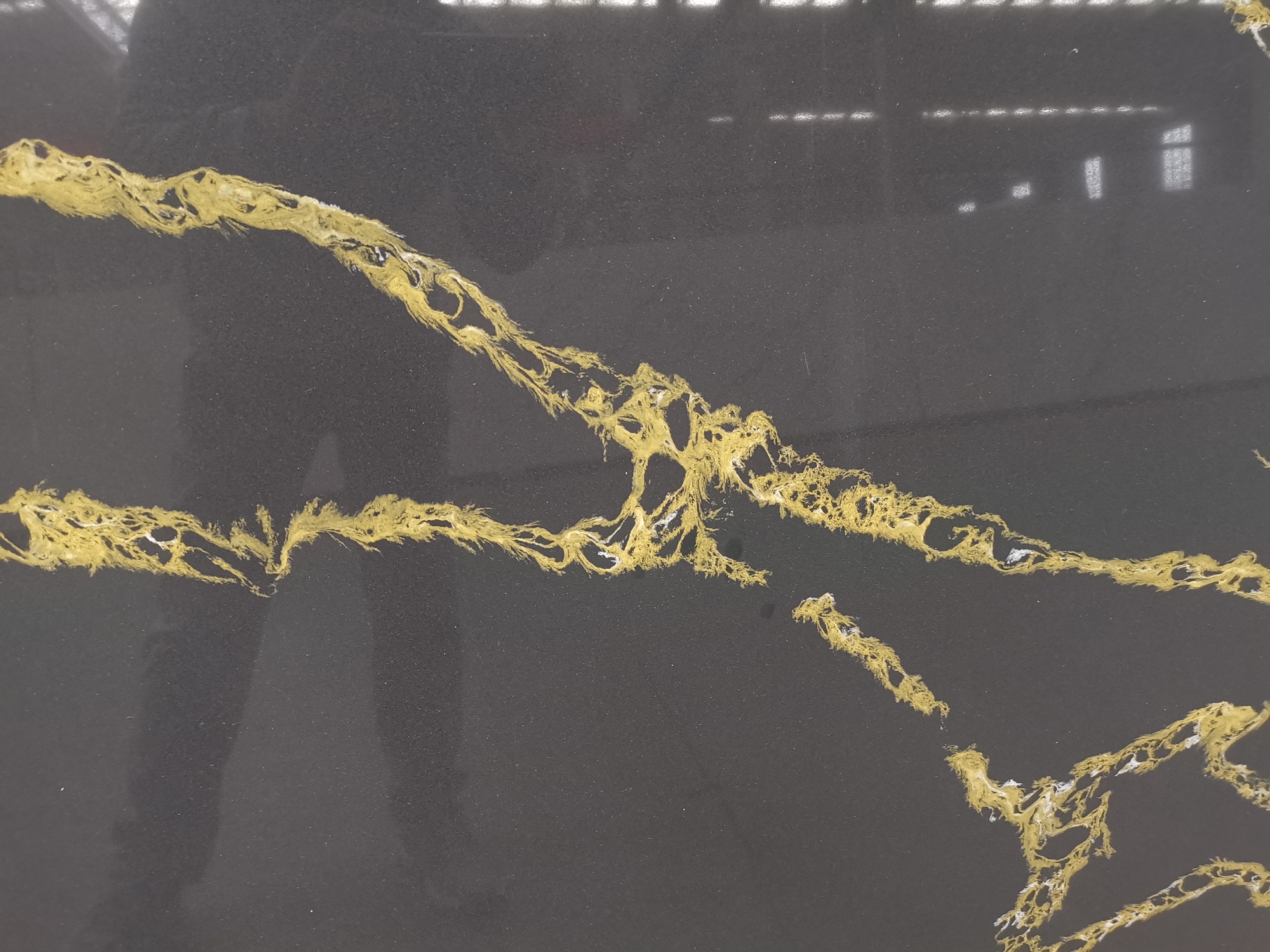 Black gold quartz slab