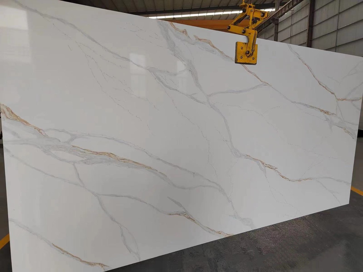 Calacatta infiniti quartz slab