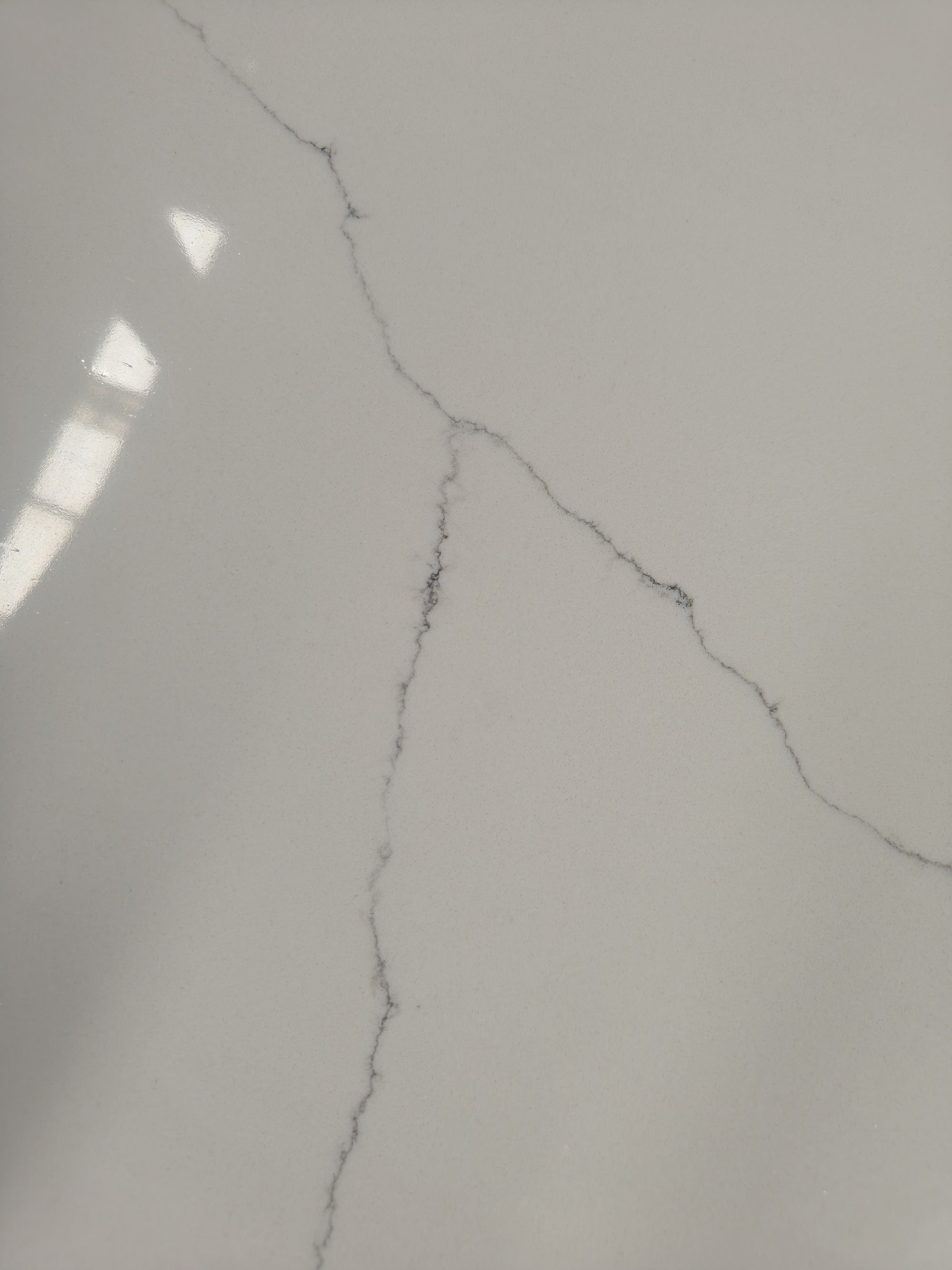 Calacatta light quartz slab