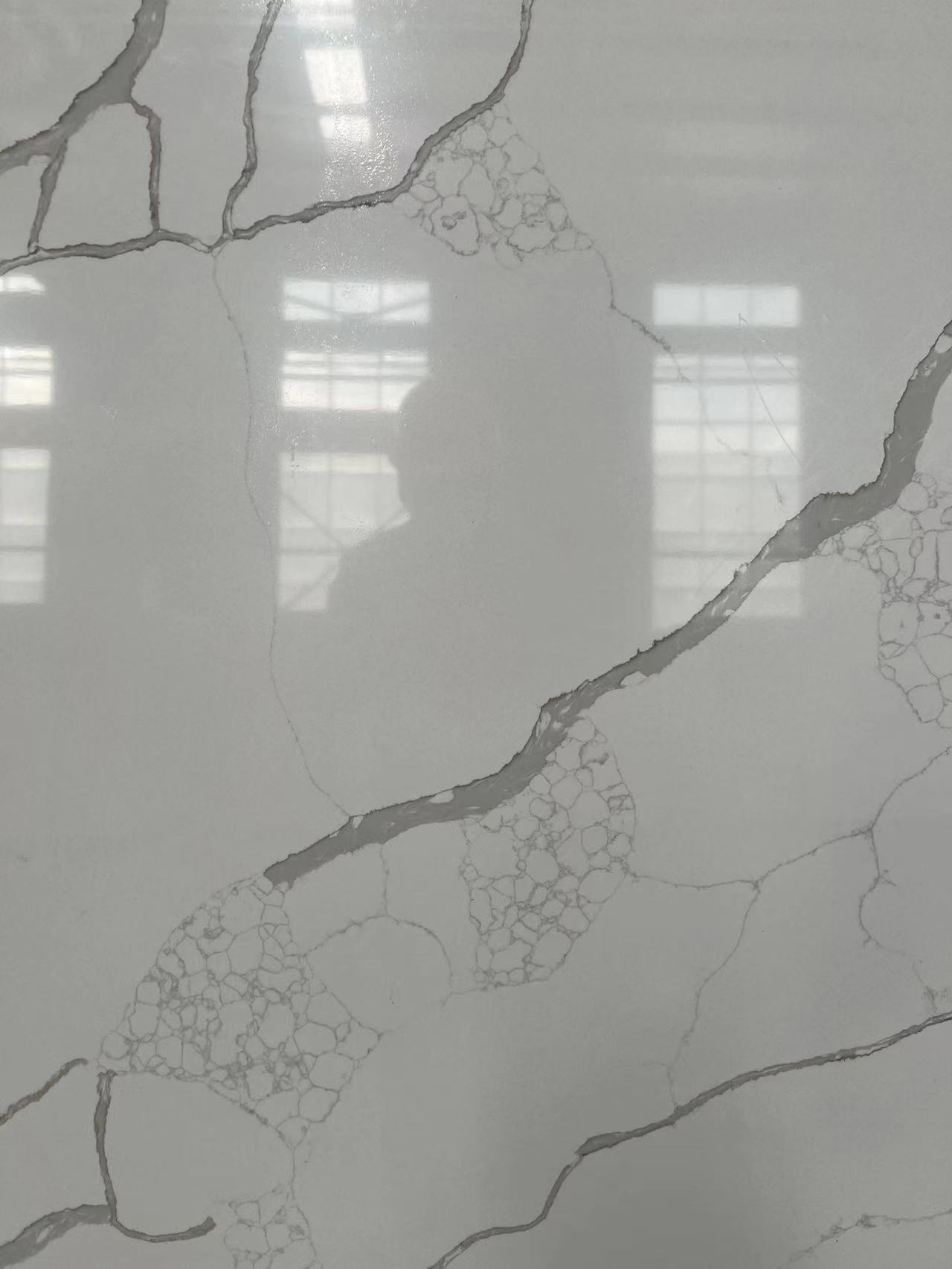 Calacatta laza quartz slab
