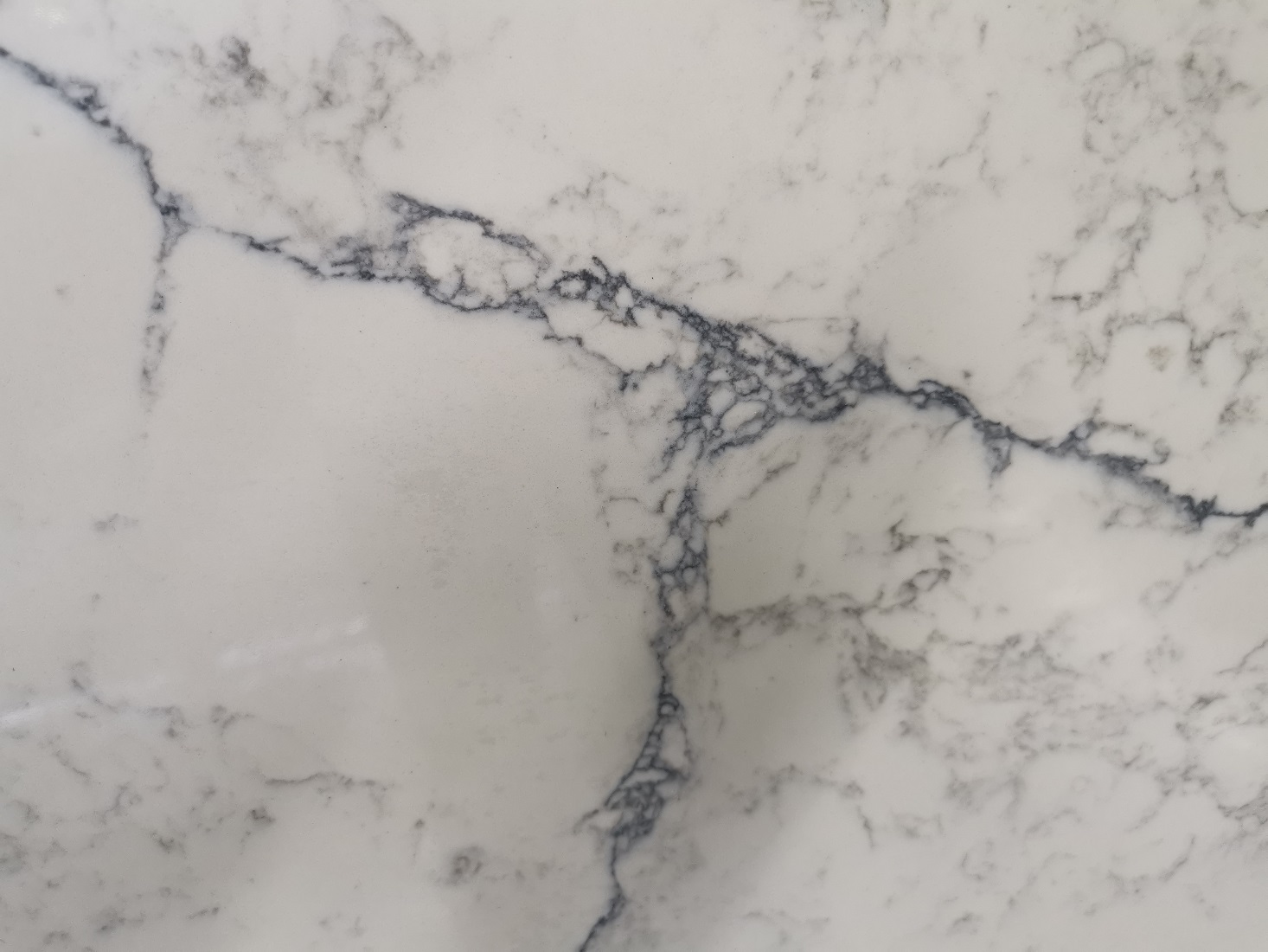 Marble looking quartz slab