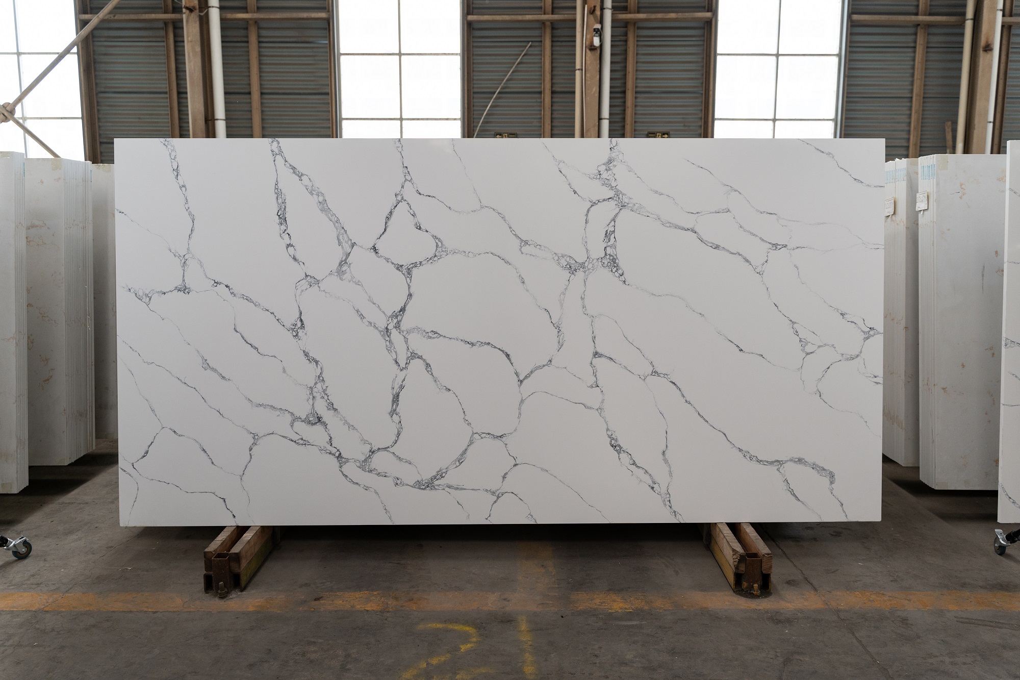 White calacatta quartz stone