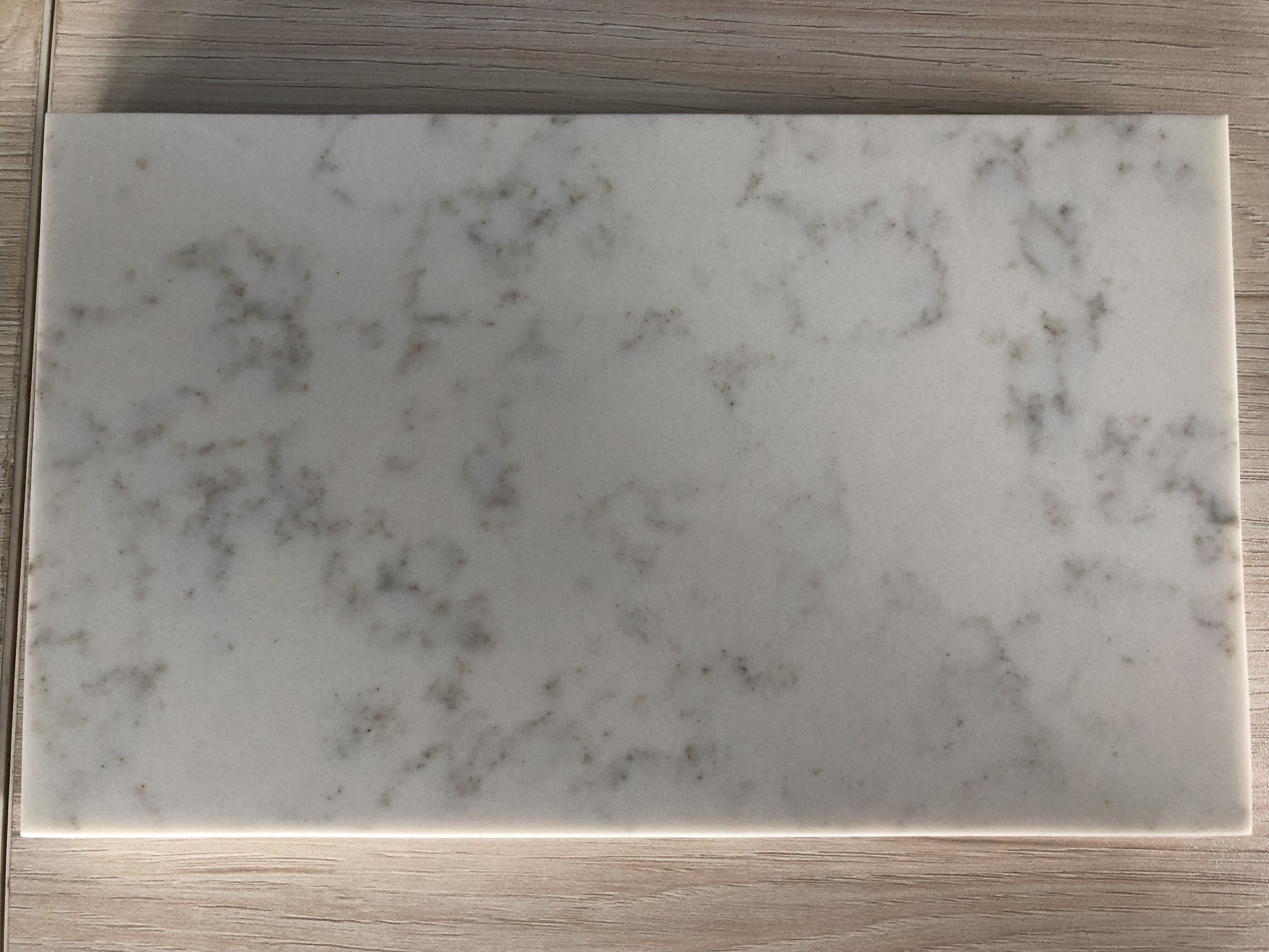 White carrara quartz slab
