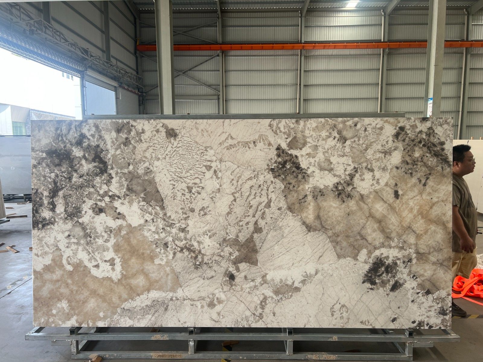 Marble effect porcelain slab