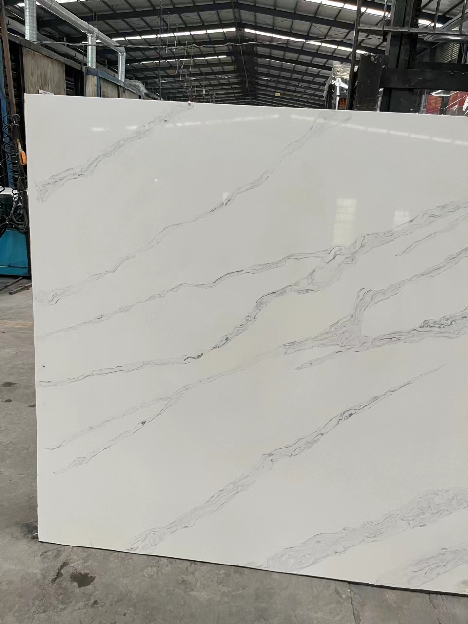 Statuario light quartz slab